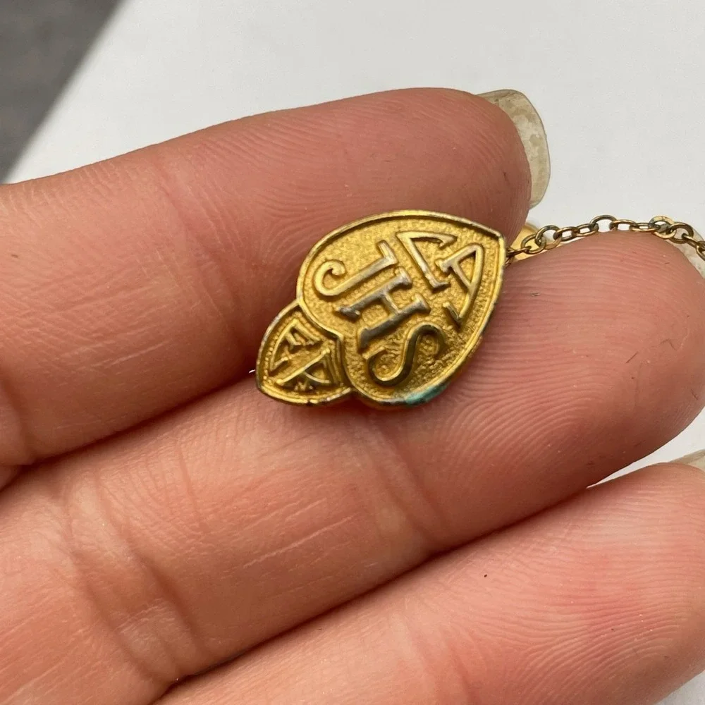 VTG LA Junior High School 1960 Classic Gold-Tone Enameled Tie Chain Guard Pin